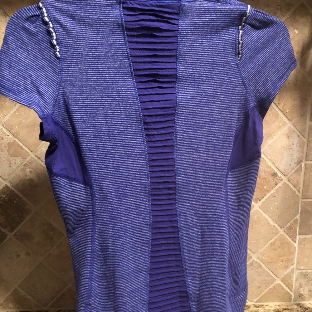 Lulu Lemon Short Sleeve Top